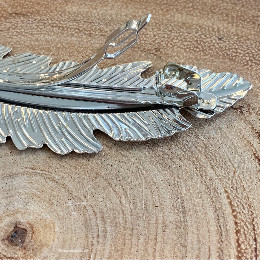 Gaby Leaf Hair Clip (Golden/Silver) - Picture 8 of 8
